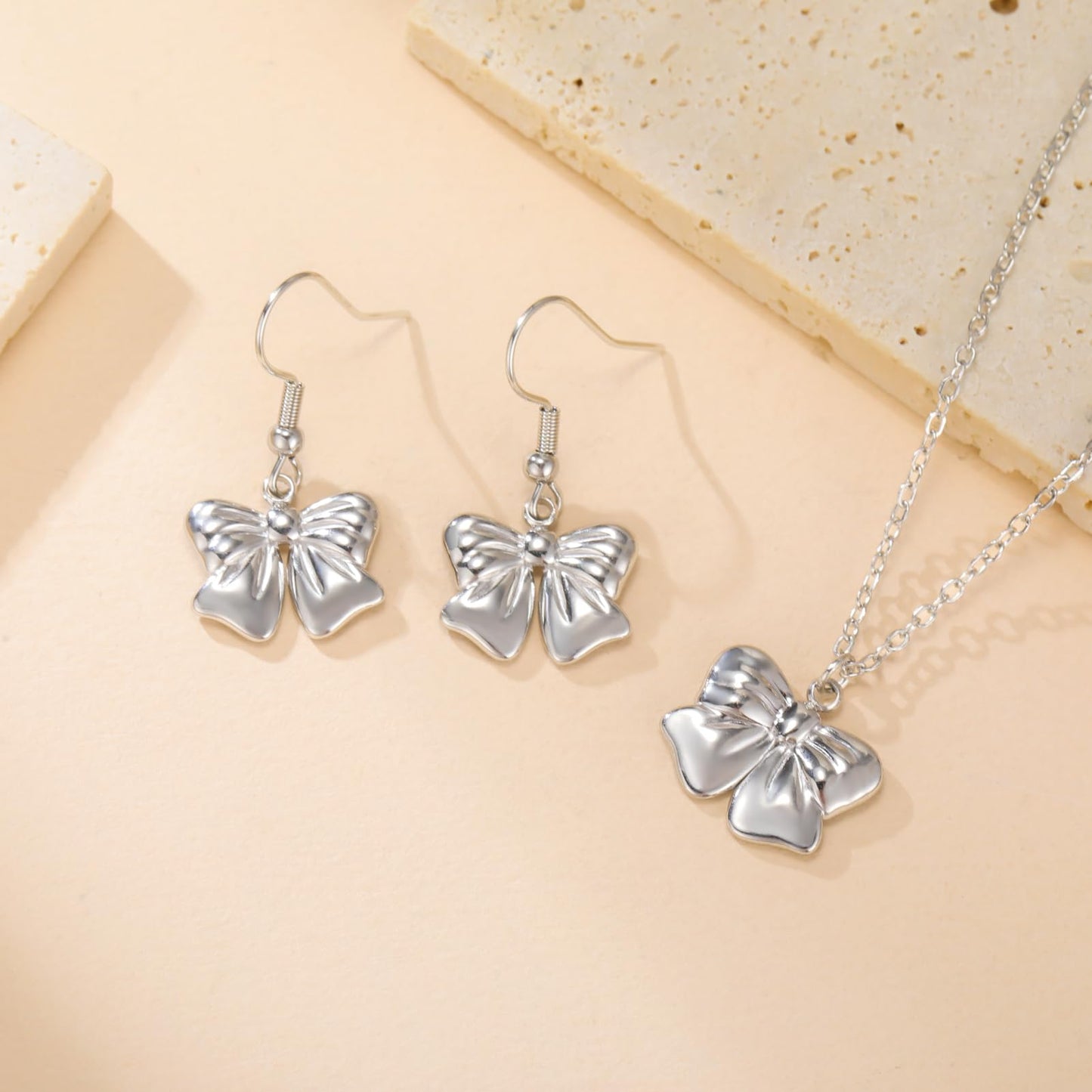 kkjoy Cute Small Tiny Bow Necklace Stainless Steel Silver Plated Dainty Ribbon Bow Tie Pendant Necklace Butterfly Bowknot Jewelry for Women Charming Ladies (Style 2, Silver)
